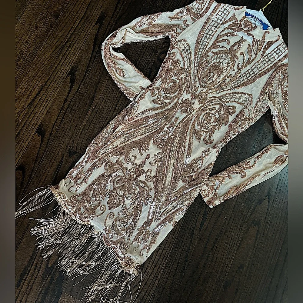 Dress - Picture 3 of 9